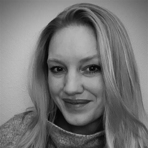 Lauren Hall's Instagram, Twitter & Facebook on IDCrawl