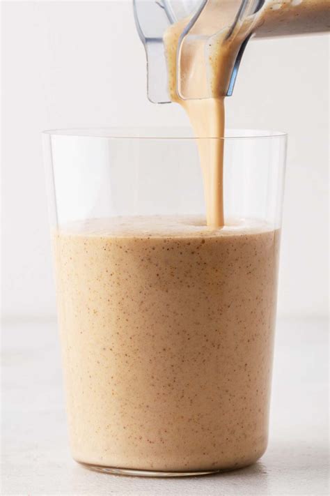 Almond Milk Smoothie - Smoothies and Shakes