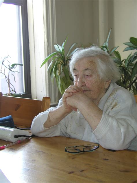Дижур, Белла — Энциклопедия Эрнста Неизвестного