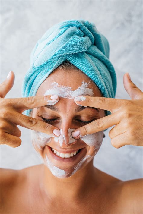 Tips and Top Recommendations for Face Moisturizer - Free Bunni