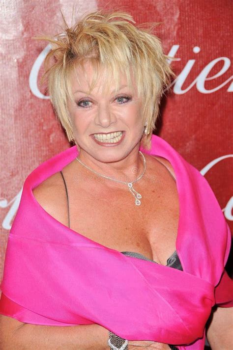 elaine paige net worth 2022