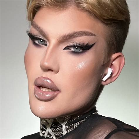 МАТВЕЙ |ВИЗАЖИСТ МАКИЯЖ ОБУЧЕНИЕ МОСКВА (@matveymlnv) • Threads, Say more