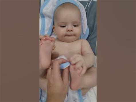У Тебя совсем малюсенькие ножки , Они еще Не ходят по дорожке #cutebaby ...