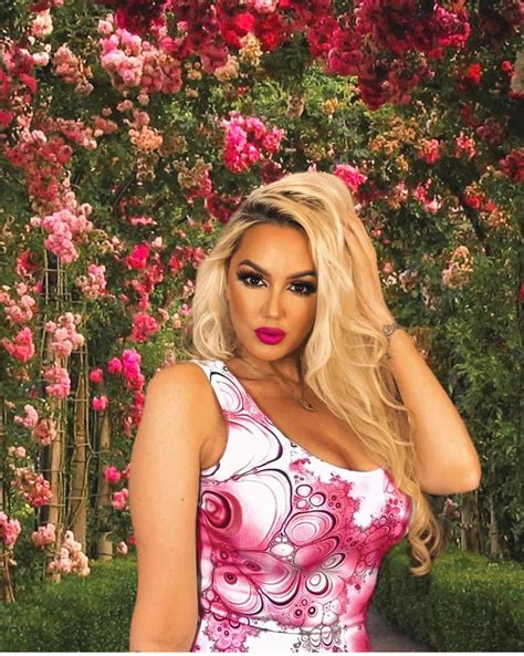 Hot Spice Yoga - “Latina girl with Indian Soul” Colombian girl who left