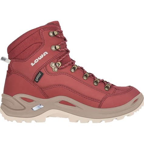 Lowa hiking boots: good brawny boot brand - www.hikingfeet.com