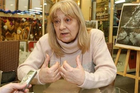 Ласка Минчева посреща ЧРД с панирана акула