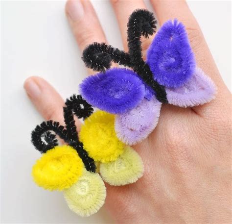 Pompom and pipe cleaner craft for kids - issesmith