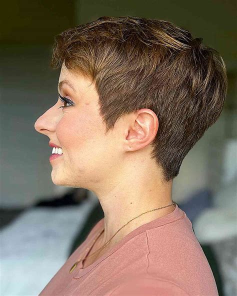 37 Cutest Ways to Get a Pixie Cut with Highlights for a Dimensional Crop