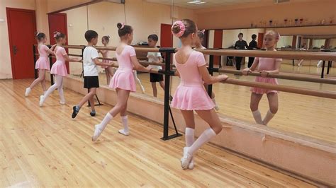 Основы классического танца - YouTube