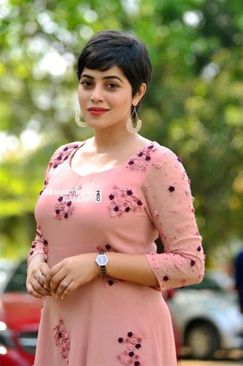Shamna Kasim - Biography, Height & Life Story | Super Stars Bio
