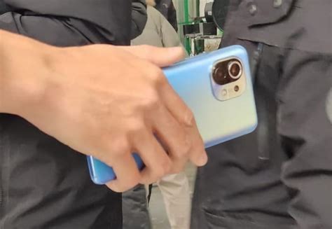 «Живые» фотографии Xiaomi Mi 11 подтвердили внешний вид флагмана ...