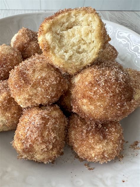 Two-Ingredient Bagel Bites - Peanut Butter and Jilly