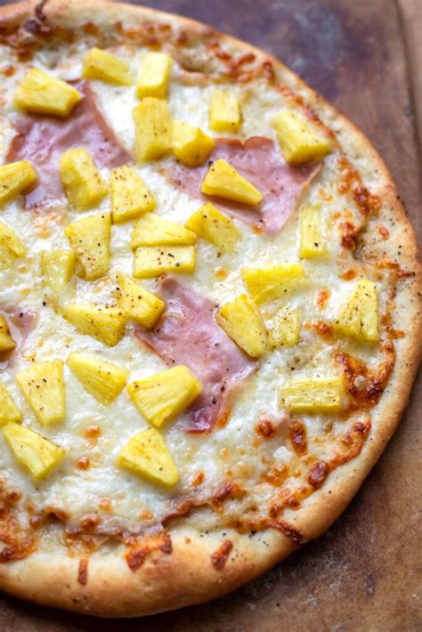 Hawaiian pizza with olive oil base – Artofit