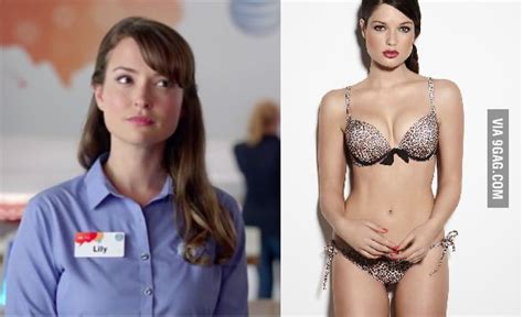 How come nobody is talking about how hot this girl from the AT&T ...