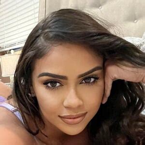 Jessenia Rebecca - Age, Family, Bio | Famous Birthdays