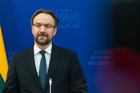 Muitų karas tarp JAV ir ES Lietuvai kainuotų iki 1 proc. BVP, sako G