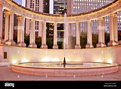 Millennium Park Fountain Stock Photo - Alamy