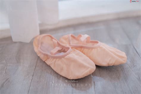 咬一口兔娘ovo (Yaokoututu) - Dance Lessons "86 photos and 1 video" - Cosplaytele