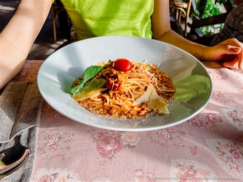 Придорожное кафе из Покрова, которое удивило изысканной кухней ...