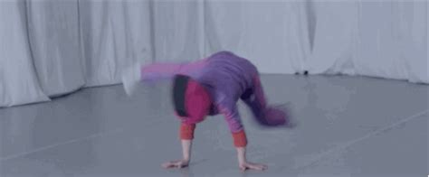 Breakdancing GIF - Find & Share on GIPHY