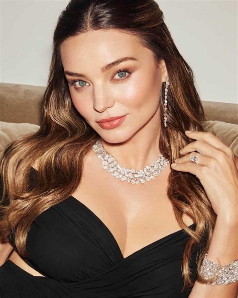 Miranda Kerr : Net Worth, Height, Weight, Age, Affairs, Wiki, Facts and