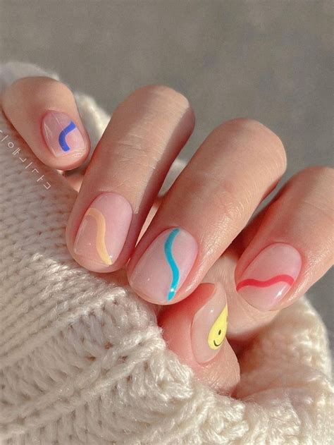 Minimal Nails Art, Lines On Nails, Line Nails, Summery Nails, Dots ...