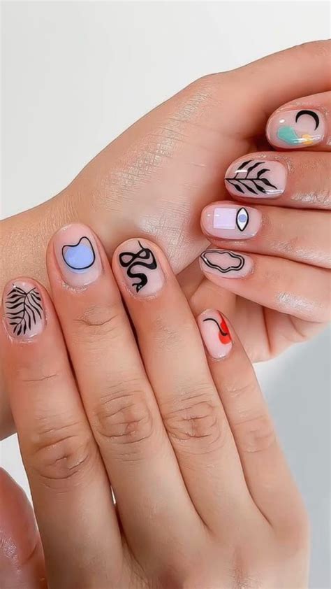 Inspo uñas 2021 🤍 IG @marnrg_ | Floral nails, Gel nails, Nail art