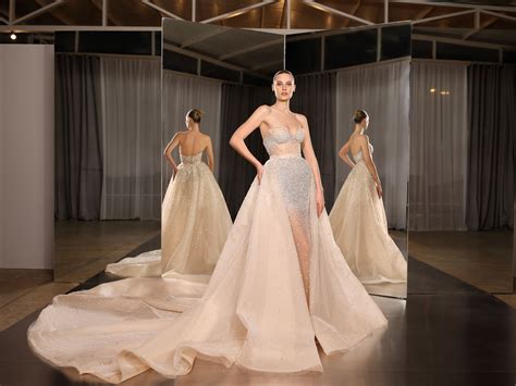 wedding gowns detachable trains 7