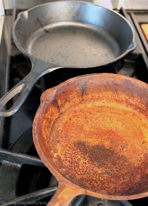 How To Remove Rust From Old Cast Iron Pans - HOWTOREMVO