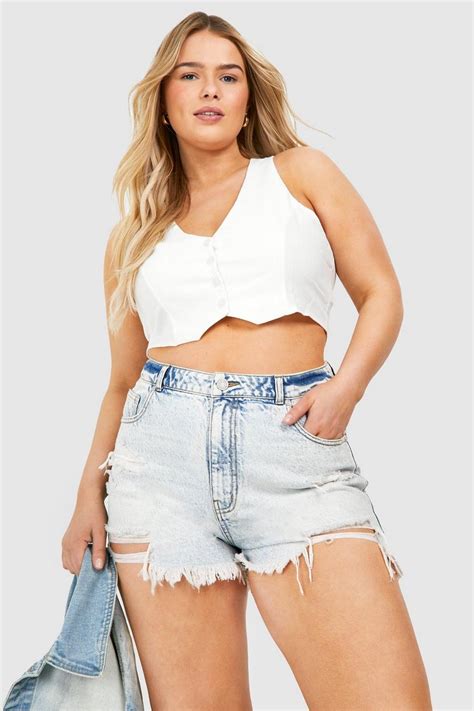 Plus Distressed Denim Mom Short | boohoo USA