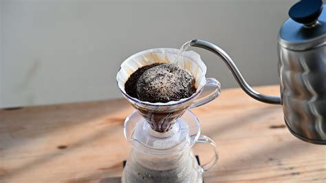 【HARIO】V60 ～ How to brew a strong, dark V60 coffee~ - YouTube