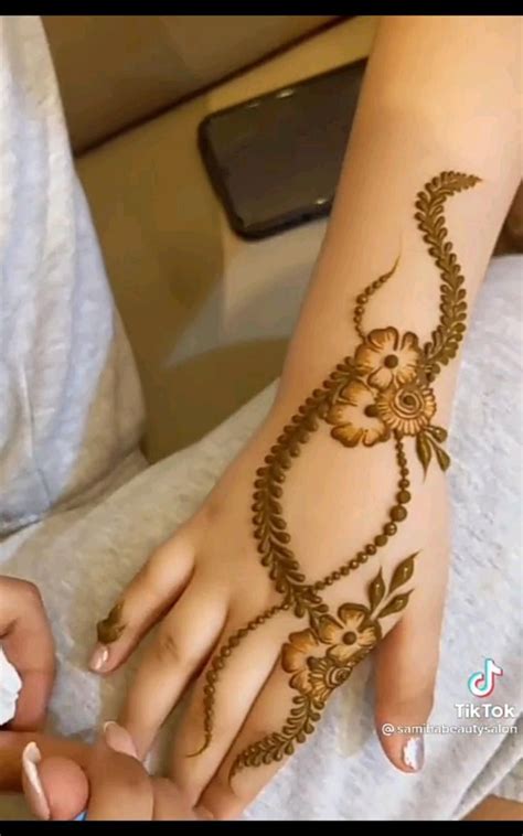 simple mehndi design eid wala 13