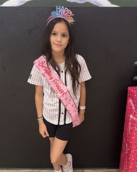Adriana Olivares (@adrianaolivares44) • Instagram photos and videos