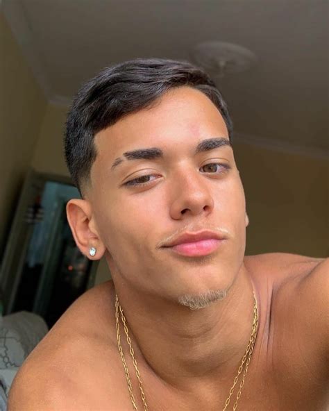 Foto De Menino Bonitos - Pin de 𝐓𝐡𝐚𝐢𝐬 𝐋𝐨𝐩𝐞𝐬 em B O Y $ | Fotos de rosto, Fotografia cabelo ...