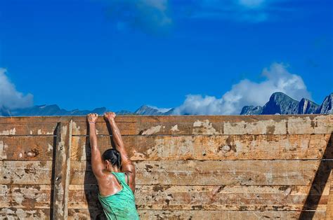 photo runner obstacle run sport jump  image  pixabay