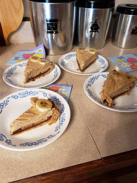 Chocolate Peanut Butter Banana pie : r/Baking