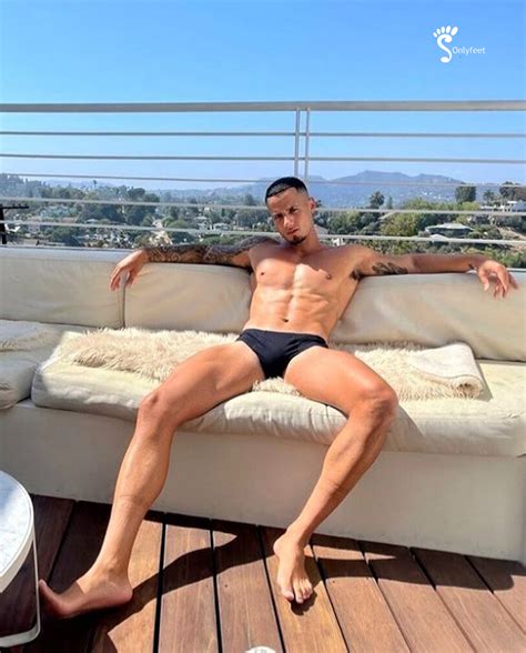 Only Feet: Jordan Torres