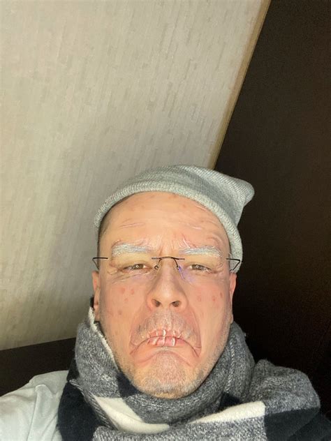 Создать мем "микк сергей янович, леонид комаровский, человек ...