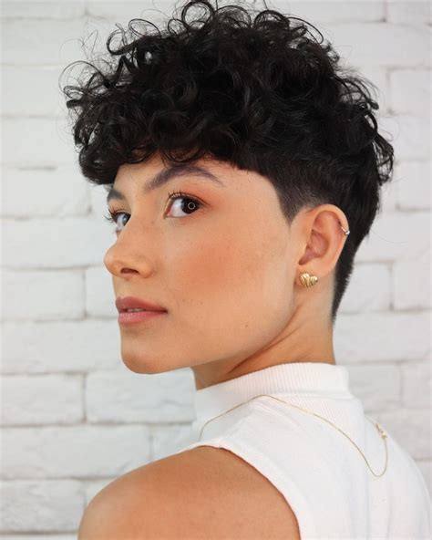 Pixie Cut Curly Hair Round Face
