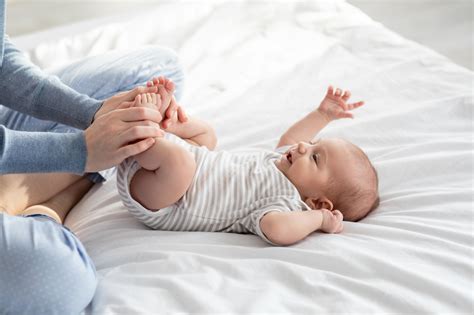 Como Fazer O Bebê Defecar - Mi bebé es LME y tarda mucho en defecar ¿es malo? - ¡Pregunta Mamá!
