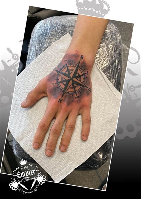 Client sat great for this compass tattoo on his hand @oldempiretattoo 🧭 ...