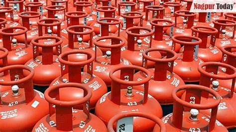 commercial lpg price cut  rs   cost rs   nagpur
