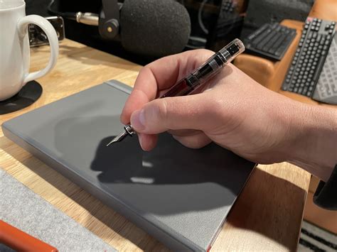 how to work a fountain pen 7