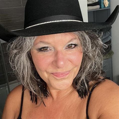 Fox News - CAUGHT 'YELLOW'-HANDED: The internet is losing... | Facebook