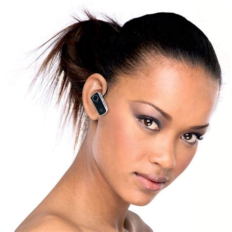 Motorola unveils glitzy Bluetooth gadgets - CNET