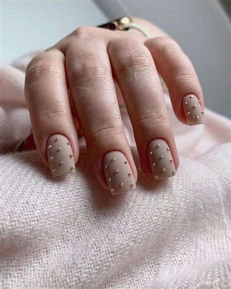 2024 Nail Design Trends: Chic Styles for Modern Fashion Enthusiasts