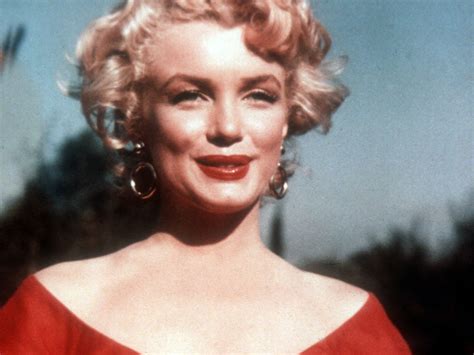 Hottest Women Celebrity: The Secret Behind Her Stunning Transformation? Image 12