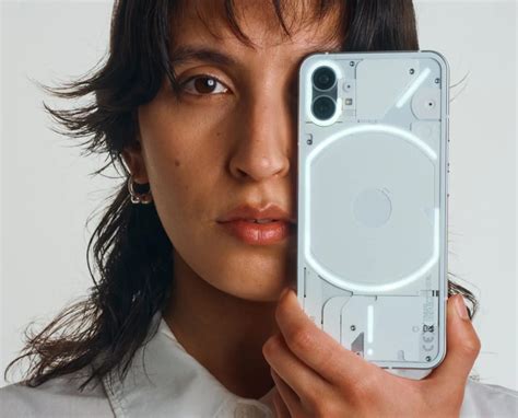 Nothing Phone (1) Tanıtıldı! Özellikleri ve Fiyatı Nasıl?
