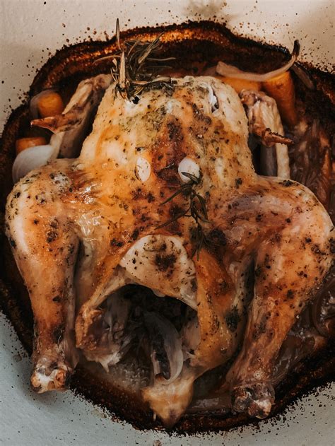 Traditional Dutch Oven Roast Chicken - Homemakers Purpose