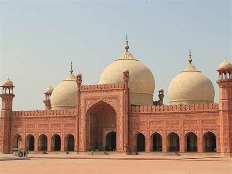 biggestlargest mosques   world  pictures top